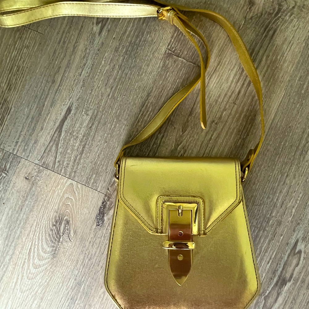 Vintage gold messenger/cross body bag!